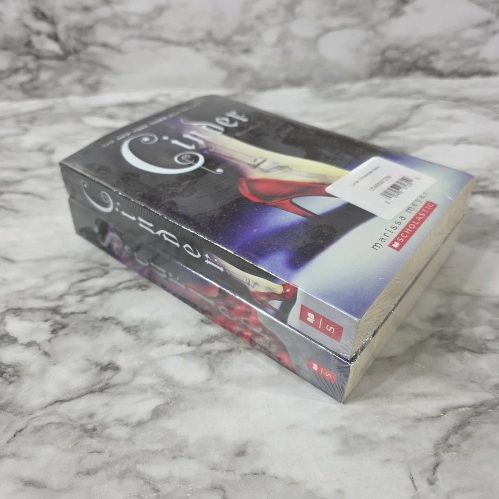 Scarlet & Cinder The Lunar Chronicles By Marissa Meyer 2013 Scholastic SEALED PB